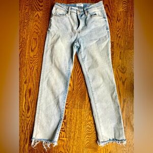 Straight leg high waist light wash Kensie jeans size 4